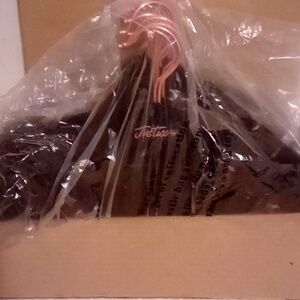 25 BLACK VELVET HANGERS